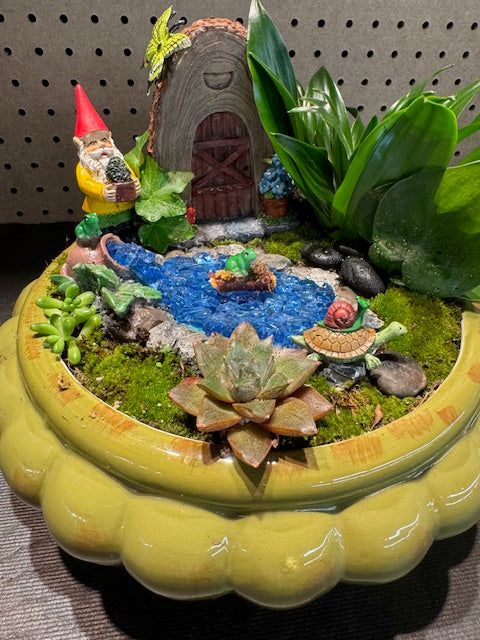 Frog on a Log Hideaway