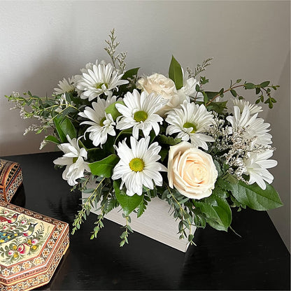 Fresh Linen Box Bouquet – WARD'S FLORIST AND GREENHOUSE, Beverly MA