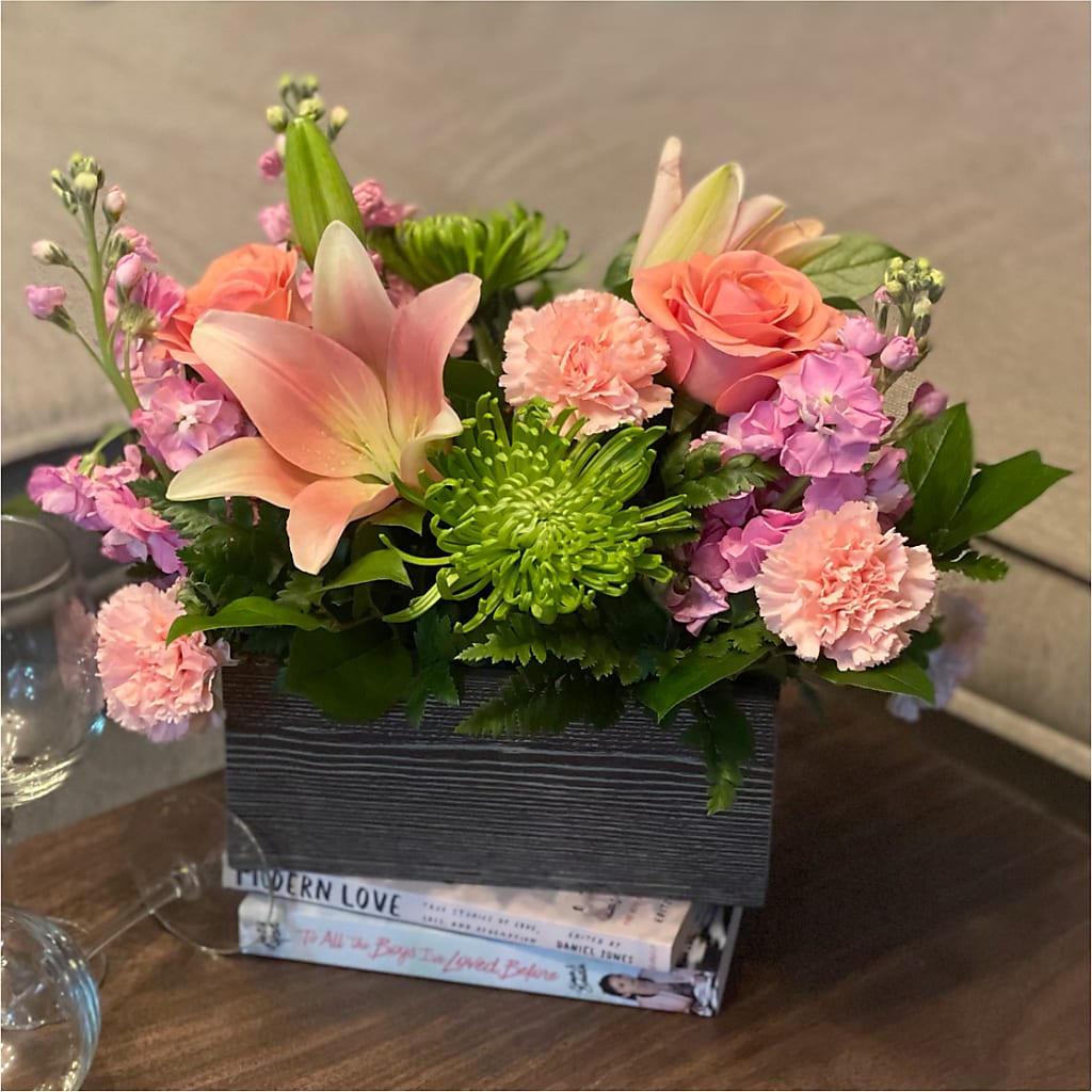 Beautiful Spirit Basket – WARD'S FLORIST AND GREENHOUSE, Beverly MA