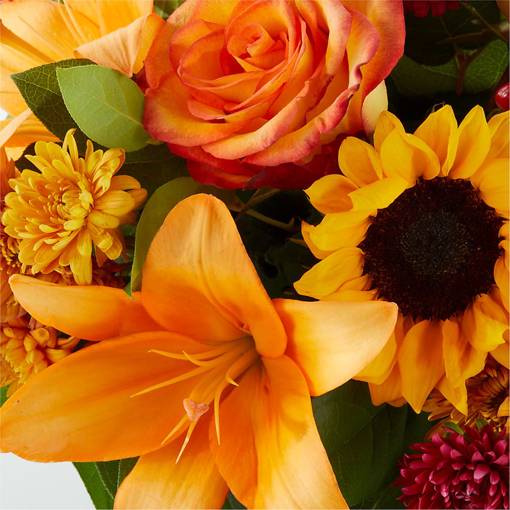 Grateful Centerpiece – WARD'S FLORIST AND GREENHOUSE, Beverly MA