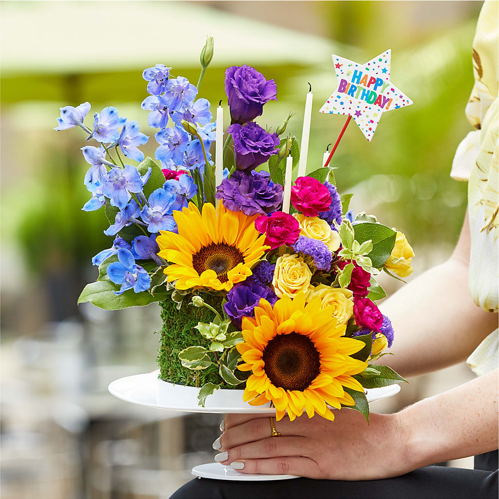Star of the Day Floral Cake – WARD'S FLORIST AND GREENHOUSE, Beverly MA